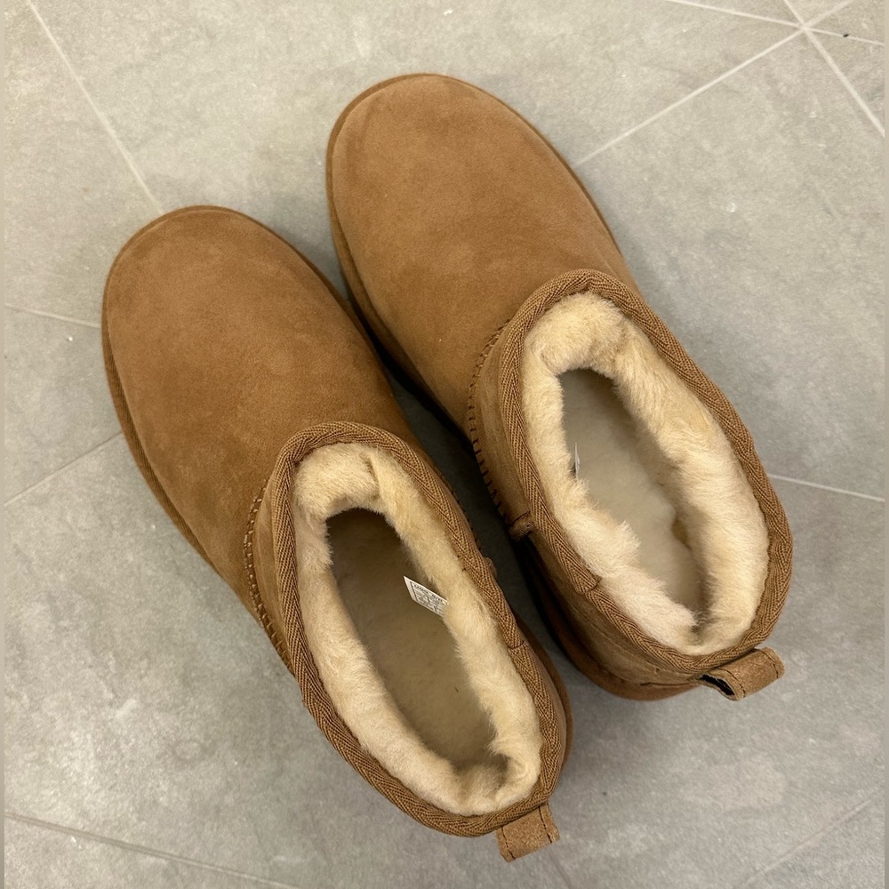 UGG Ultra Mini Boots in CHESTNUT 9 NIB - Picture 3 of 7
